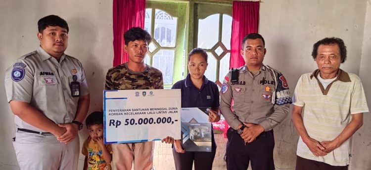 Jasa Raharja Serahkan Santunan Meninggal Dunia Korban Kecelakaan di Sei Datuk Kijang Bintan