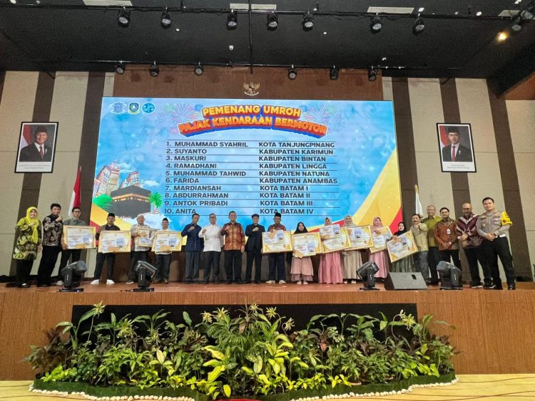 Jasa Raharja Turut Serta dalam Penyerahan Hadiah Undian Gebyar Pajak kepada Wajib Pajak Terpilih